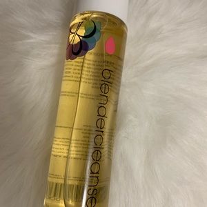 Beauty blender cleanser 10 oz still has seal NEW